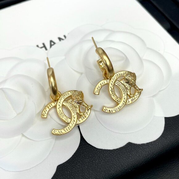 CHANEL Women's Metal Earrings Gold - Picture 6 of 6